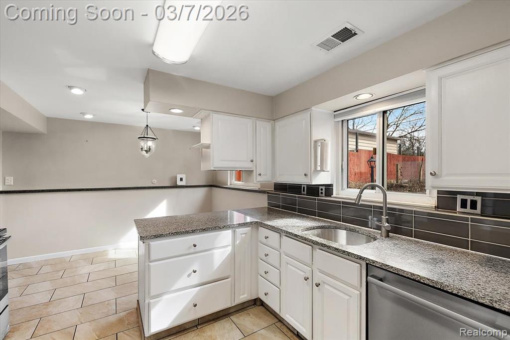 608 Amelia Avenue, Royal Oak, MI 48073 — Photo 32