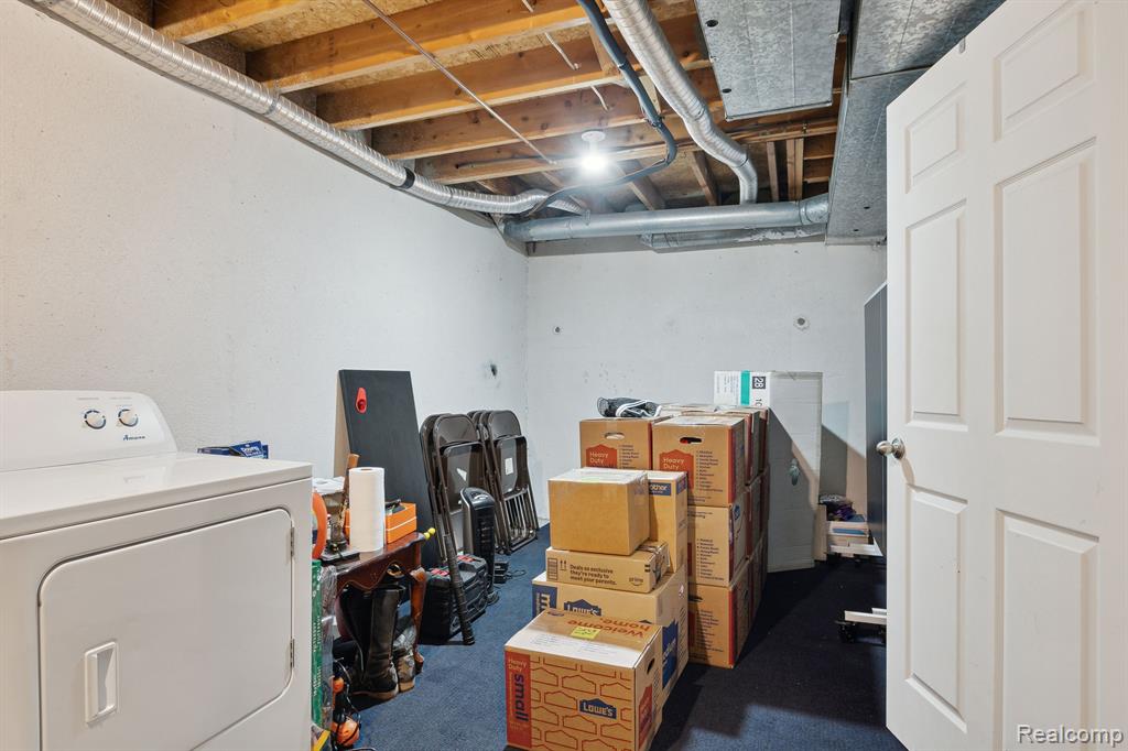 22040 EDGEWATER, Novi, MI — Photo 38