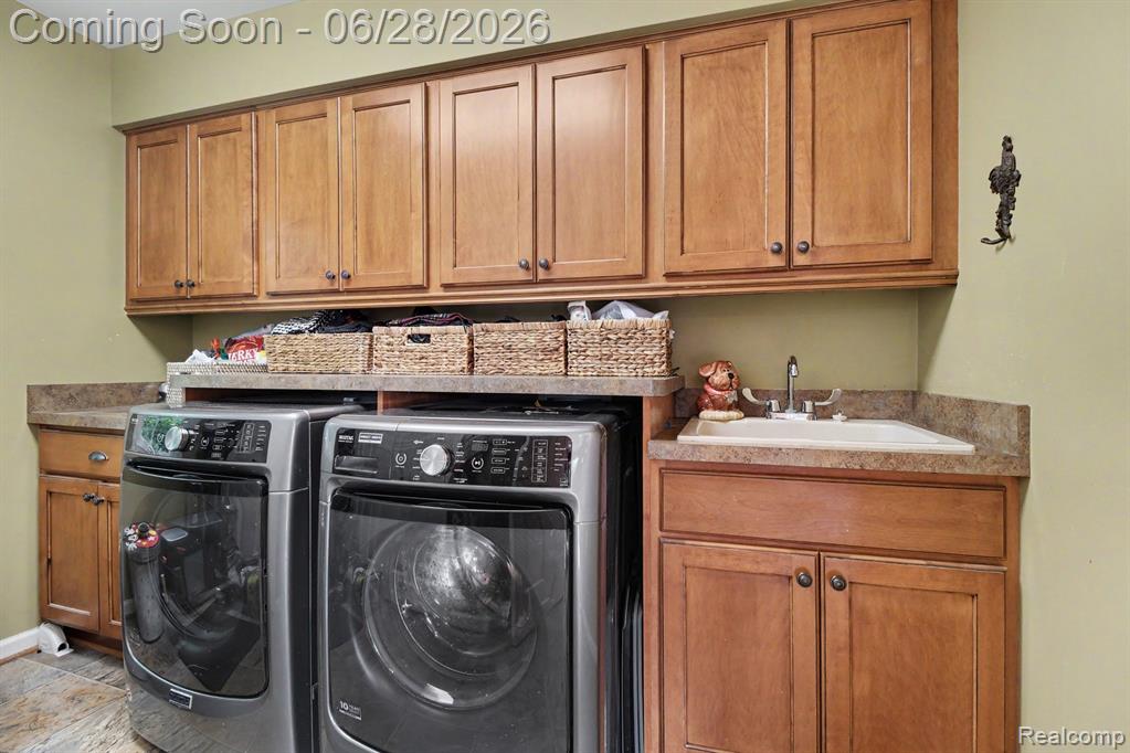 9230 Kelly Lake Drive, Clarkston, MI 48348 — Photo 16