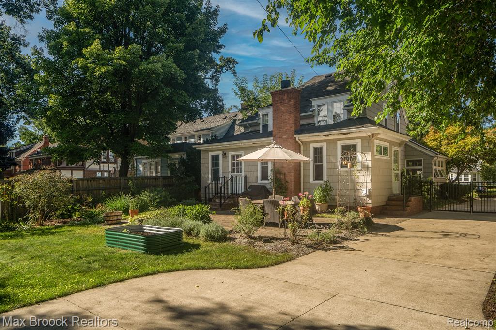 9 WOODSIDE PARK Boulevard, Pleasant Ridge, MI — Photo 28