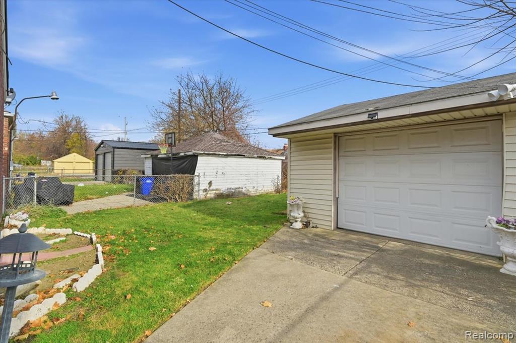 8144 Whitcomb Street, Detroit, MI 48228 — Photo 4