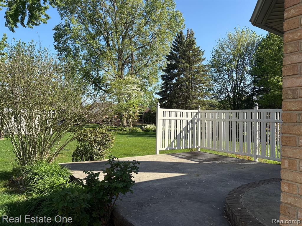 39858 Wilmette Drive Drive, Sterling Heights, MI 48313 — Photo 6