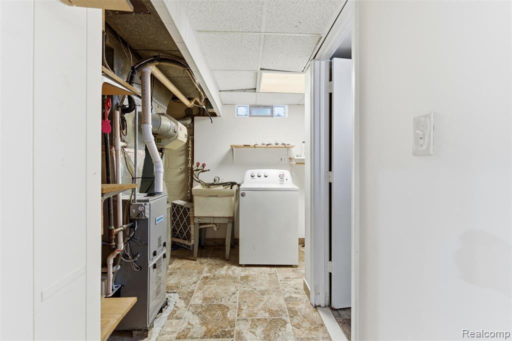 7002 Norborne Avenue, Dearborn Heights, MI 48127 — Photo 19