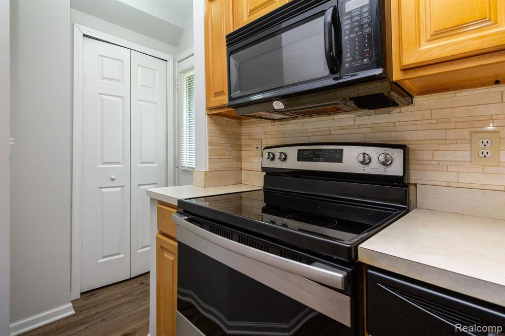 23278 Stromp Court, Trenton, MI 48183 — Photo 11
