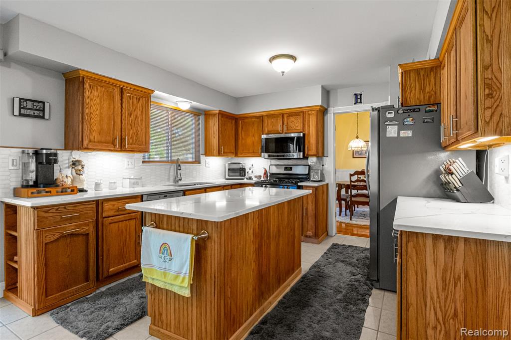 780 Saint Johns Boulevard, Lincoln Park, MI 48146 — Photo 9