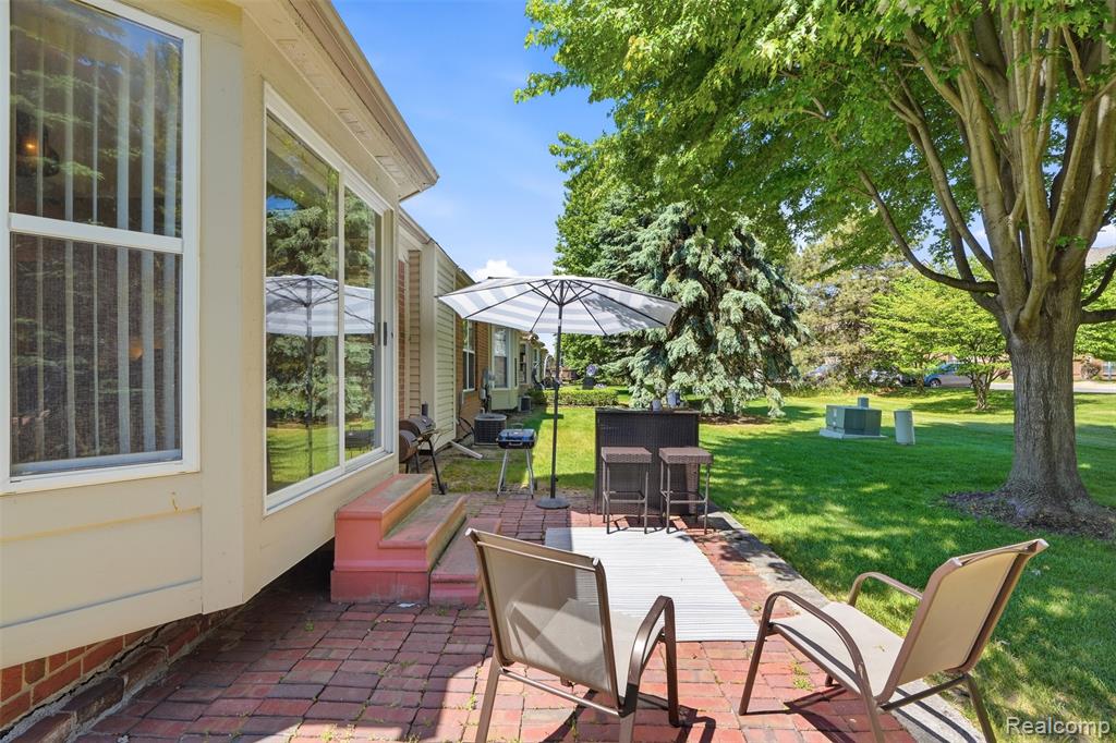 4421 Honeysuckle Drive, Sterling Heights, MI 48314 — Photo 55