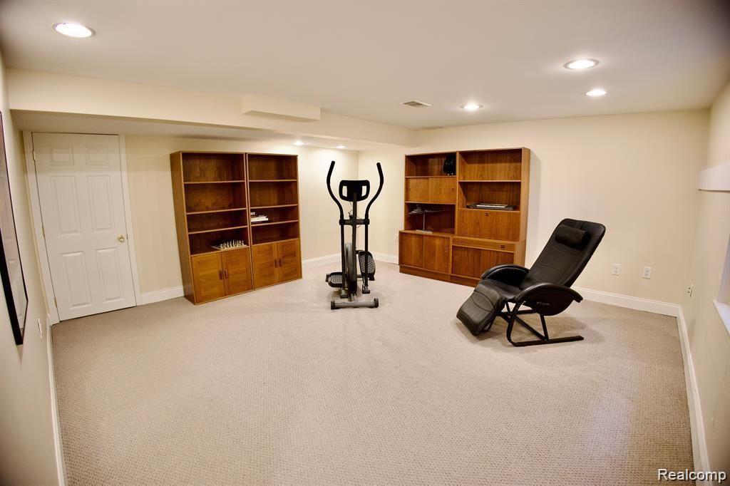 5234 BREEZE HILL, Troy, MI 48098 — Photo 32
