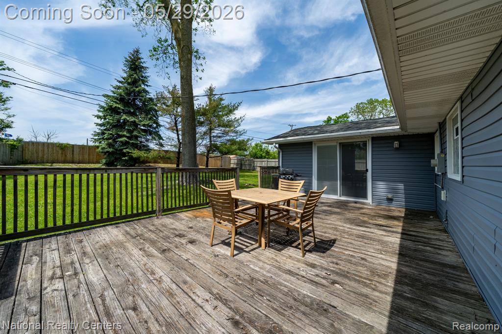 2243 Phillips Road, Auburn Hills, MI 48326 — Photo 23