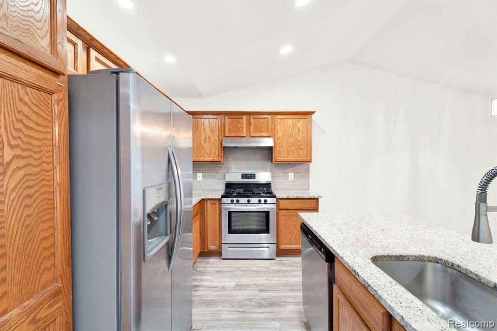 41057 Glenleven Court, Clinton Twp, MI 48038 — Photo 24