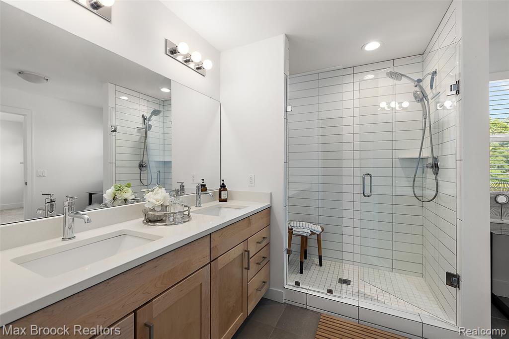 4260 Kent Road, Royal Oak, MI 48073 — Photo 27