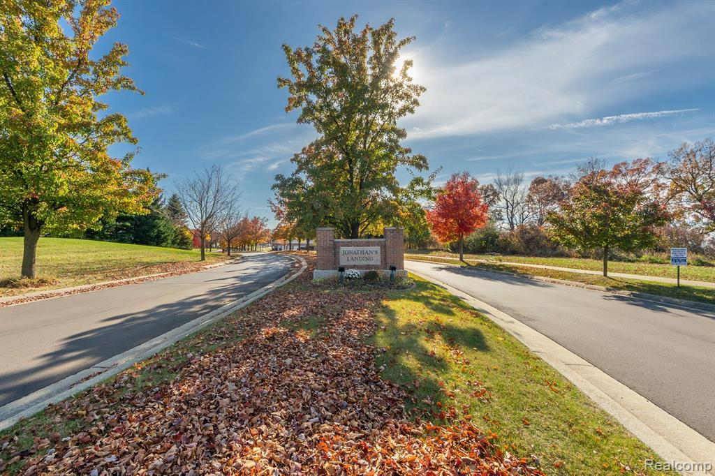 3446 Kneeland Circle, 28, Howell, MI 48843 — Photo 2