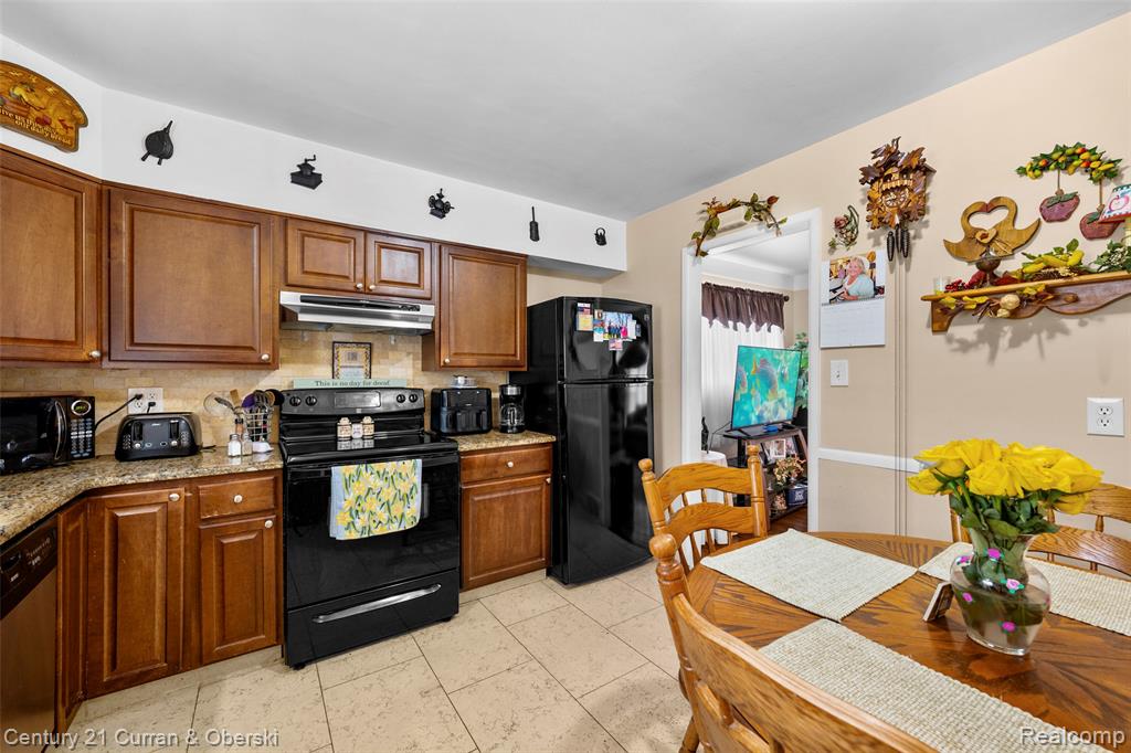 8423 Norborne Avenue, Dearborn Heights, MI 48127 — Photo 7