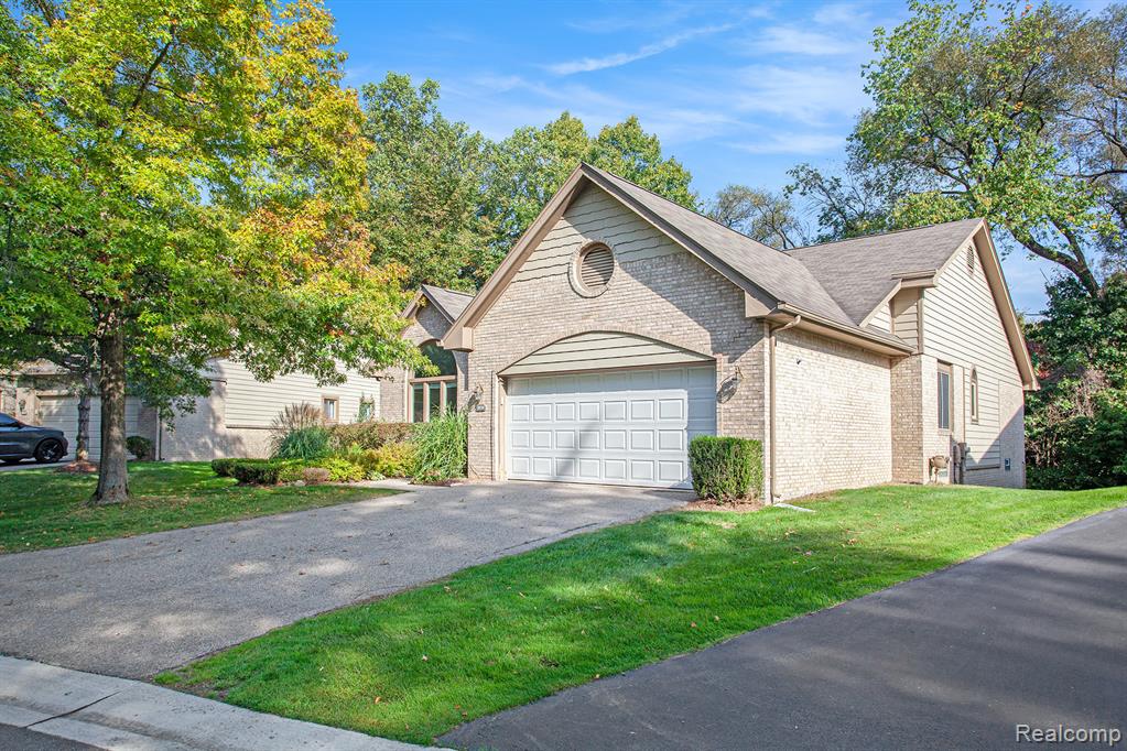 6830 Heron Point, West Bloomfield, MI 48323 — Photo 4