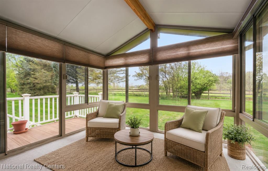 7221 Hawthorne Circle, Goodrich Vlg, MI — Photo 11