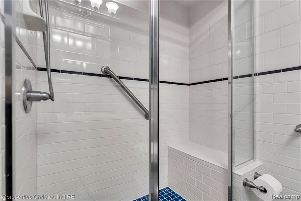 6225 Golfview Drive, Bloomfield Hills, MI 48301 — Photo 22