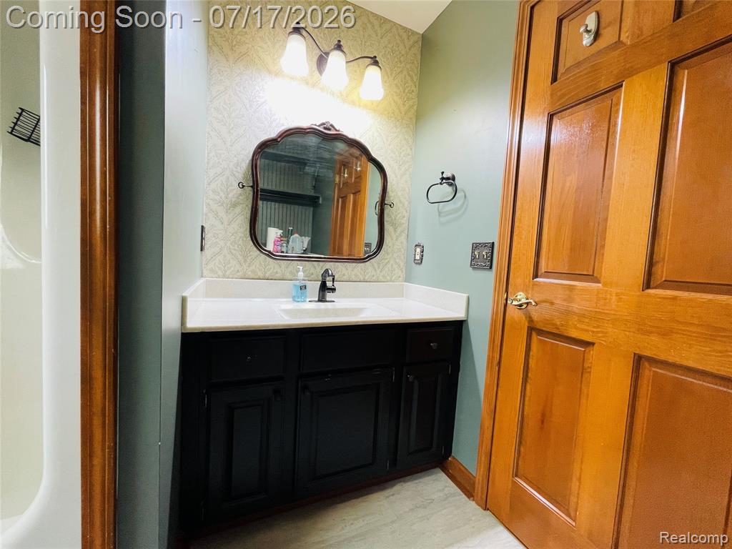 810 E Liberty Street, Chesaning, MI 48616 — Photo 20