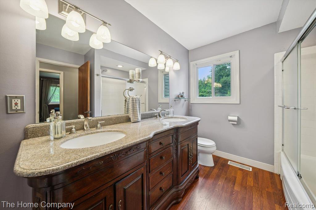 764 Dunreath Street, Wolverine Lake, MI 48390 — Photo 16