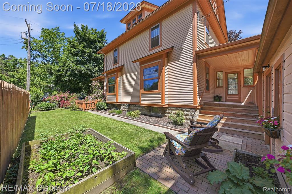 621 N Court Street, Howell, MI 48843 — Photo 5