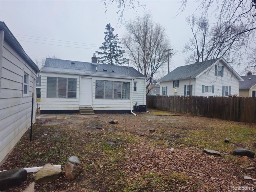 912 Markham Street, Flint, MI 48507 — Photo 17
