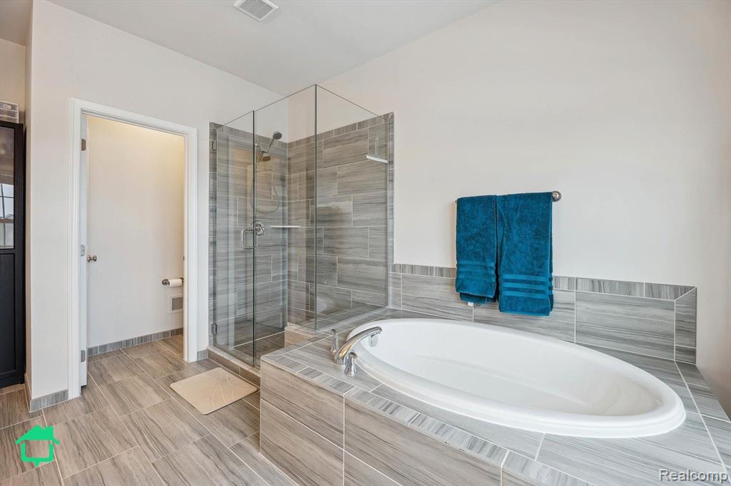51256 SCARBOROUGH Road, Canton, MI 48188 — Photo 29