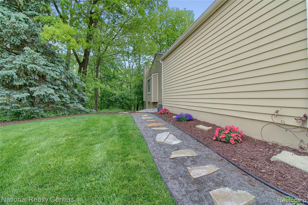 713 Woodcreek Circle, 26, Saline, MI 48176 — Photo 26