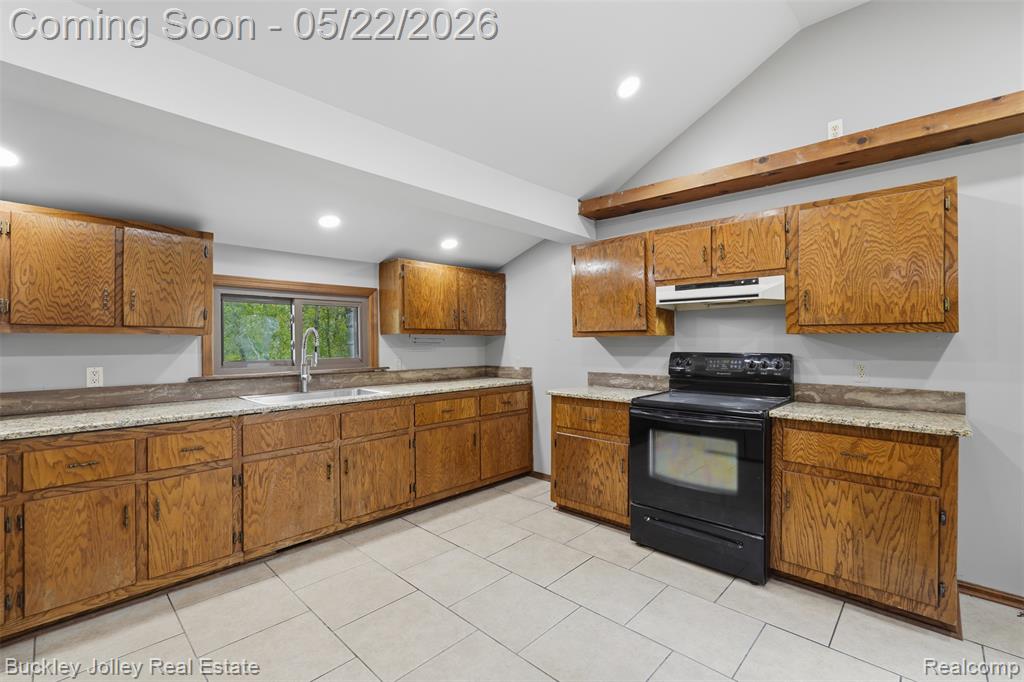 9255 Evergreen Road, Brighton, MI 48116 — Photo 3
