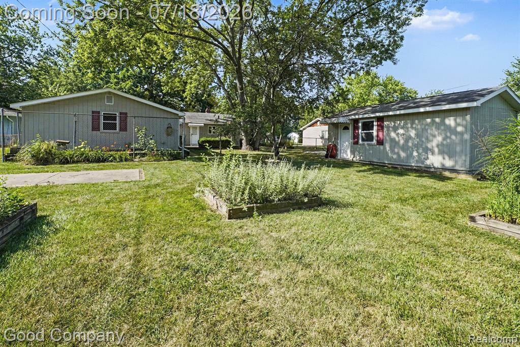 6284 Woodsdale Drive, Grand Blanc, MI 48439 — Photo 14