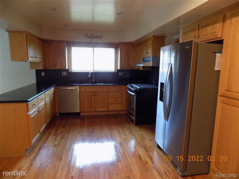 41223 SESAME Drive, Sterling Heights, MI 48314 — Photo 11