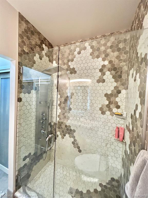 41816 INDEPENDENCE Drive, Novi, MI 48377 — Photo 32
