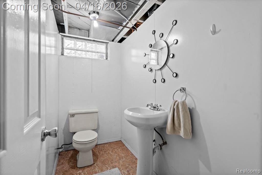 21330 Caledonia Avenue, Hazel Park, MI 48030 — Photo 14