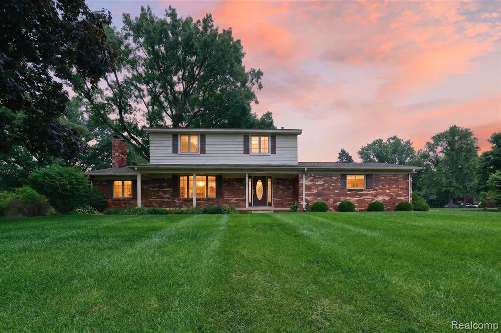 4910 Curtis Lane, Clarkston, MI