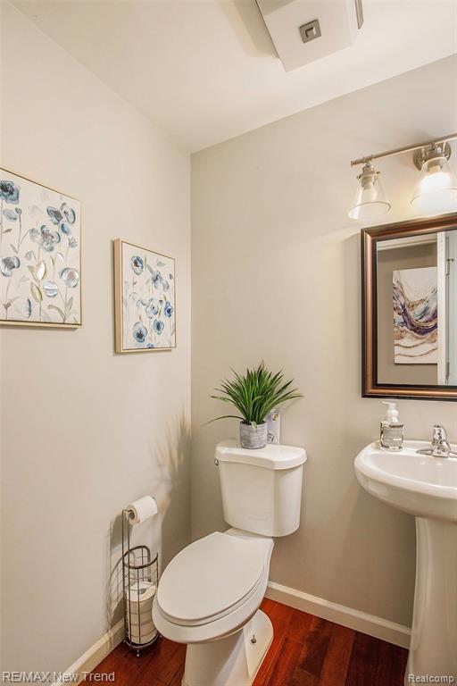 5748 Kingsfield Drive, West Bloomfield, MI — Photo 18