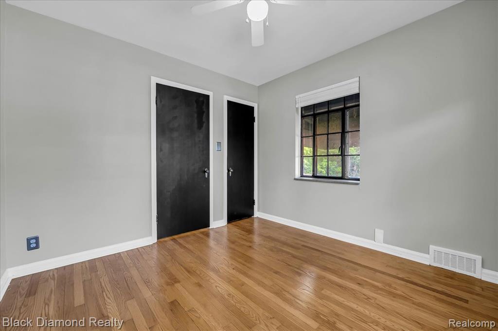 5500 Harvard Road, Detroit, MI 48224 — Photo 38