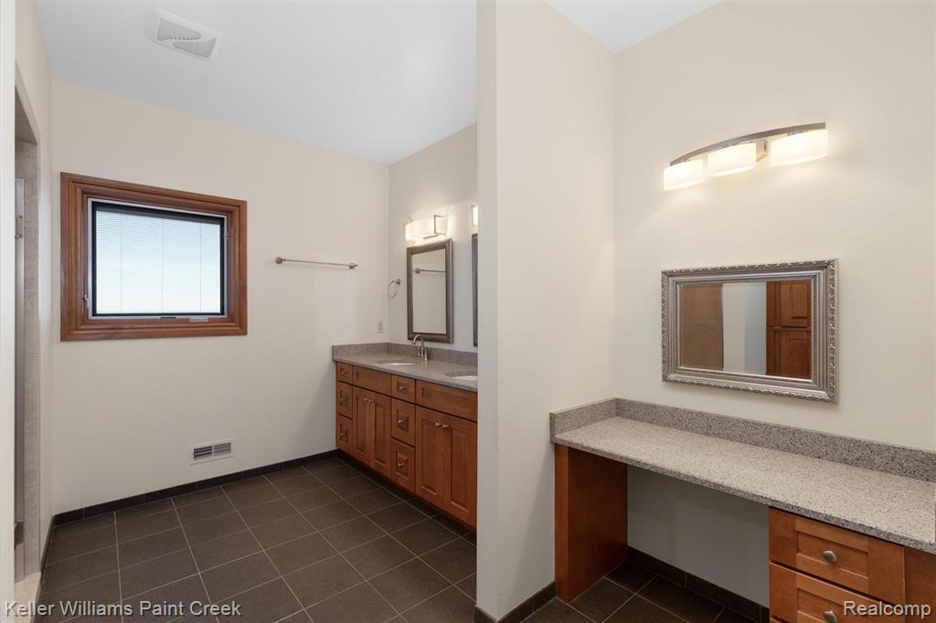 37580 Lakeshore Drive, Harrison Township, MI — Photo 42