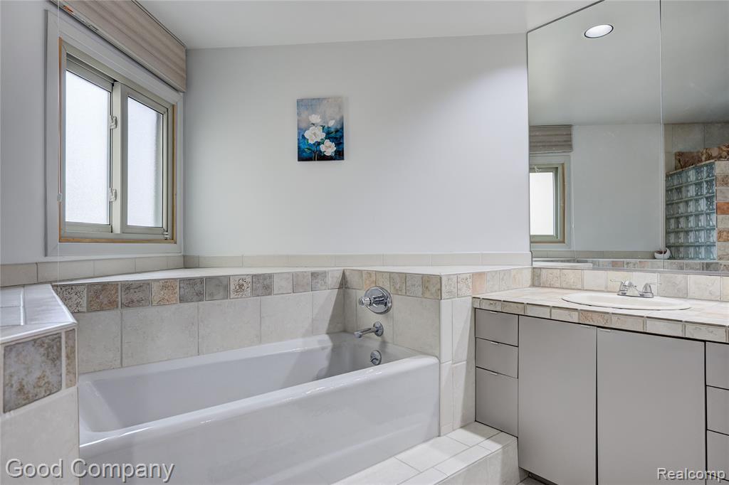 6255 CELESTE Road, West Bloomfield, MI — Photo 29