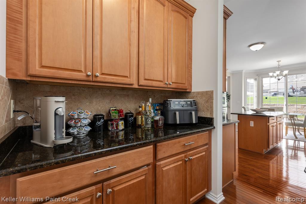 5504 Eagleview Court, Clarkston, MI 48348 — Photo 12