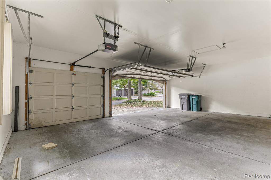 4 LEMINGTON, Dearborn, MI 48126 — Photo 9