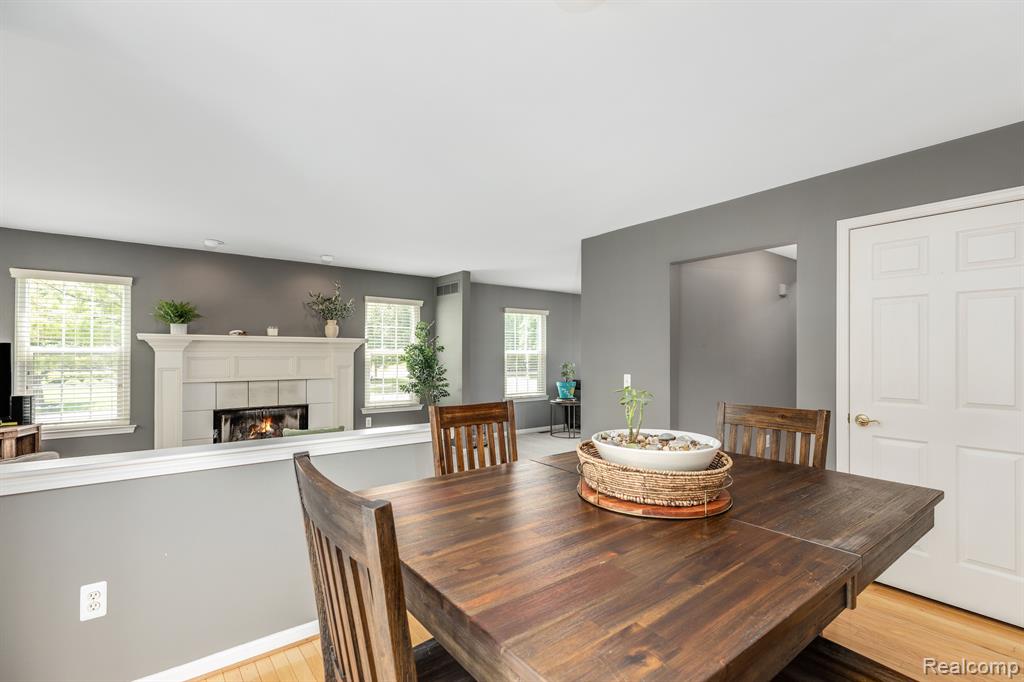 1018 SHETLAND Drive, South Lyon, MI 48178 — Photo 15