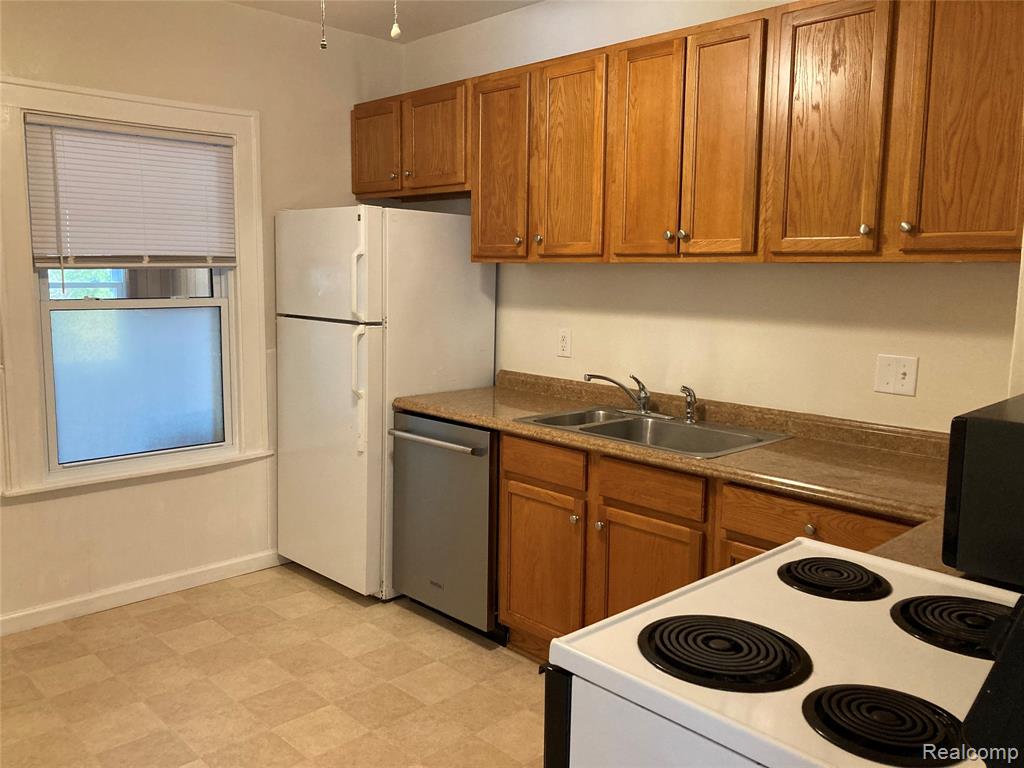887 SAINT CLAIR LOWER Street, Grosse Pointe, MI 48230 — Photo 8