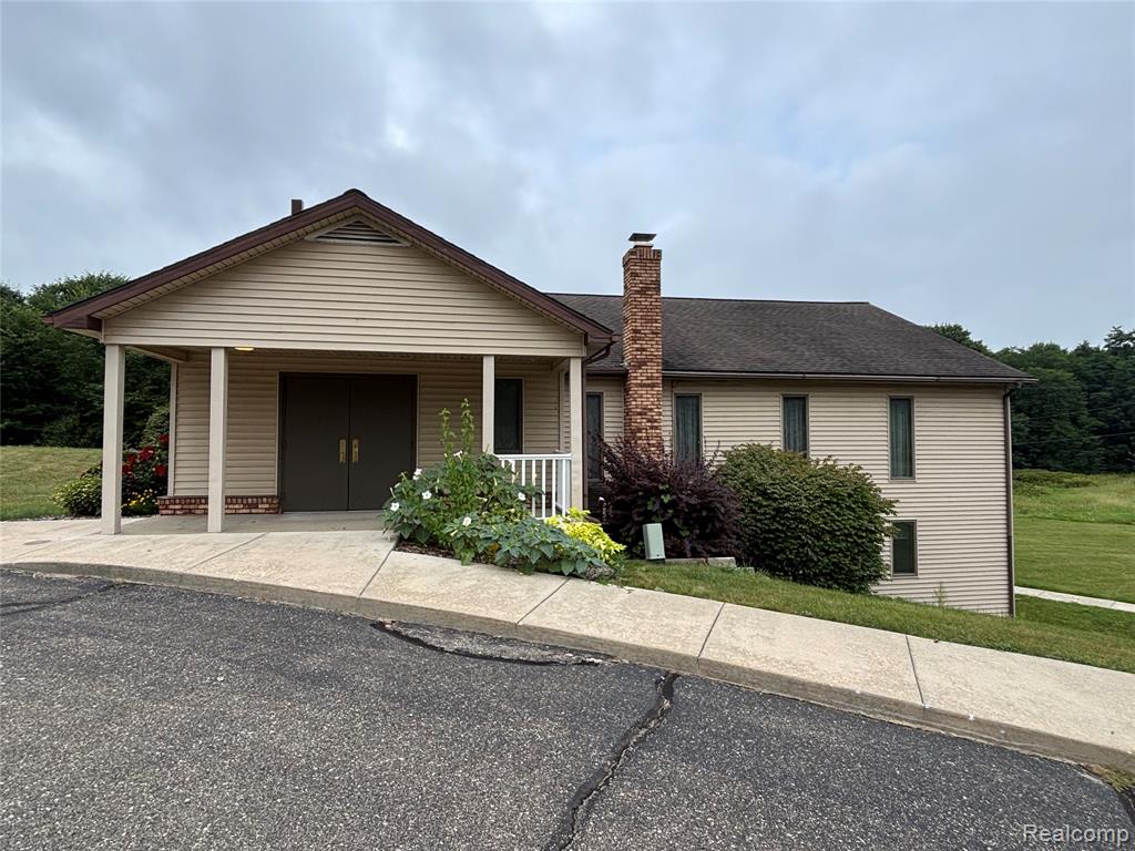 180 Grange Hall Road, Ortonville, MI 48462