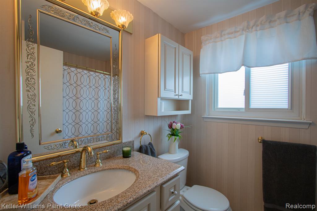 19170 Dawnshire Drive, Brownstown, MI 48193 — Photo 22