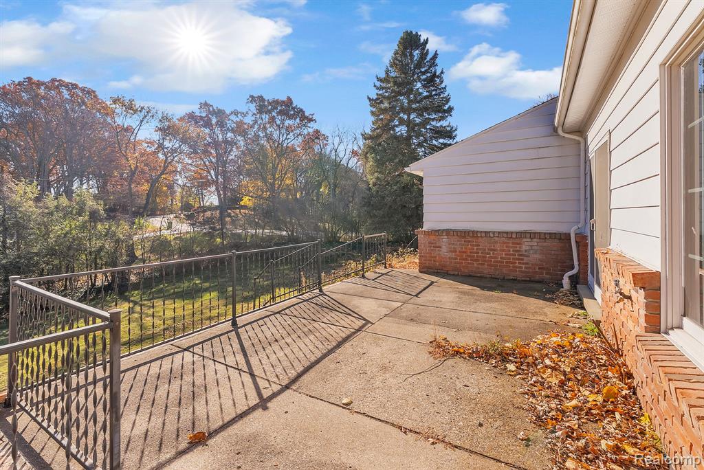 4265 Pine Tree Trail, Bloomfield Hills, MI 48302 — Photo 42