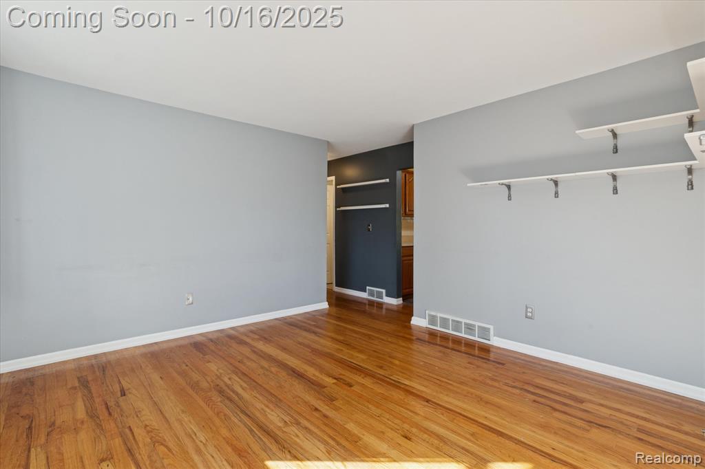 6439 Huntleigh Street, Garden City, MI — Photo 10