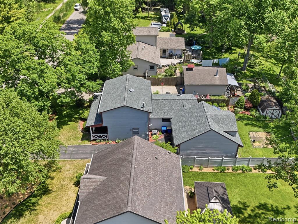 5565 Crescent Road, Waterford, MI 48327 — Photo 37
