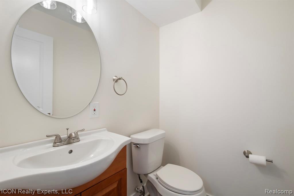 4089 Aberdeen Court, West Bloomfield, MI 48323 — Photo 22