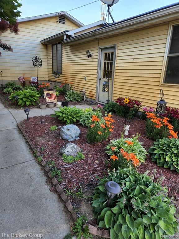9448 WASHBURN Road, Columbiaville, MI 48421 — Photo 32