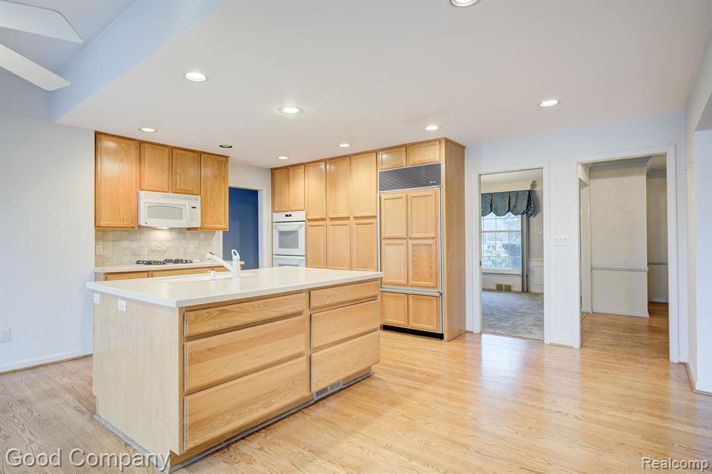 702 PARKMAN Drive, Bloomfield Hills, MI 48304 — Photo 23