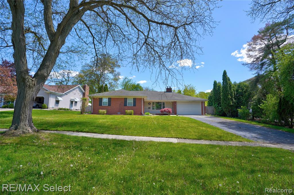 3441 Hawthorne Drive, Flint, MI 48503 — Photo 2