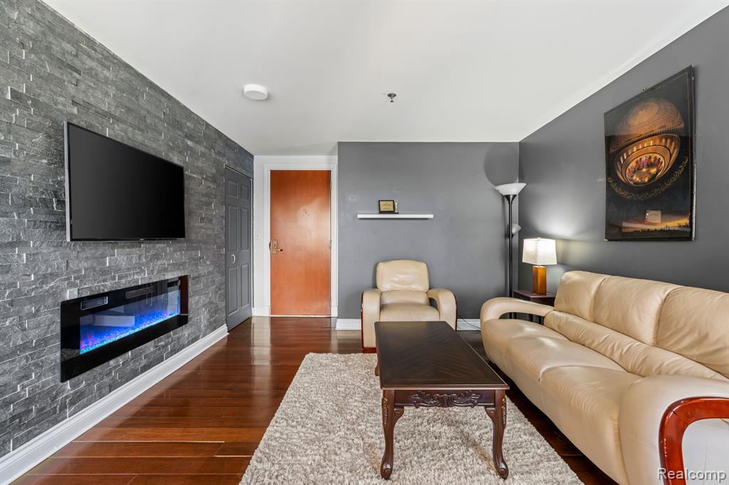 300 Riverfront Drive, 27C, Detroit, MI 48226 — Photo 4