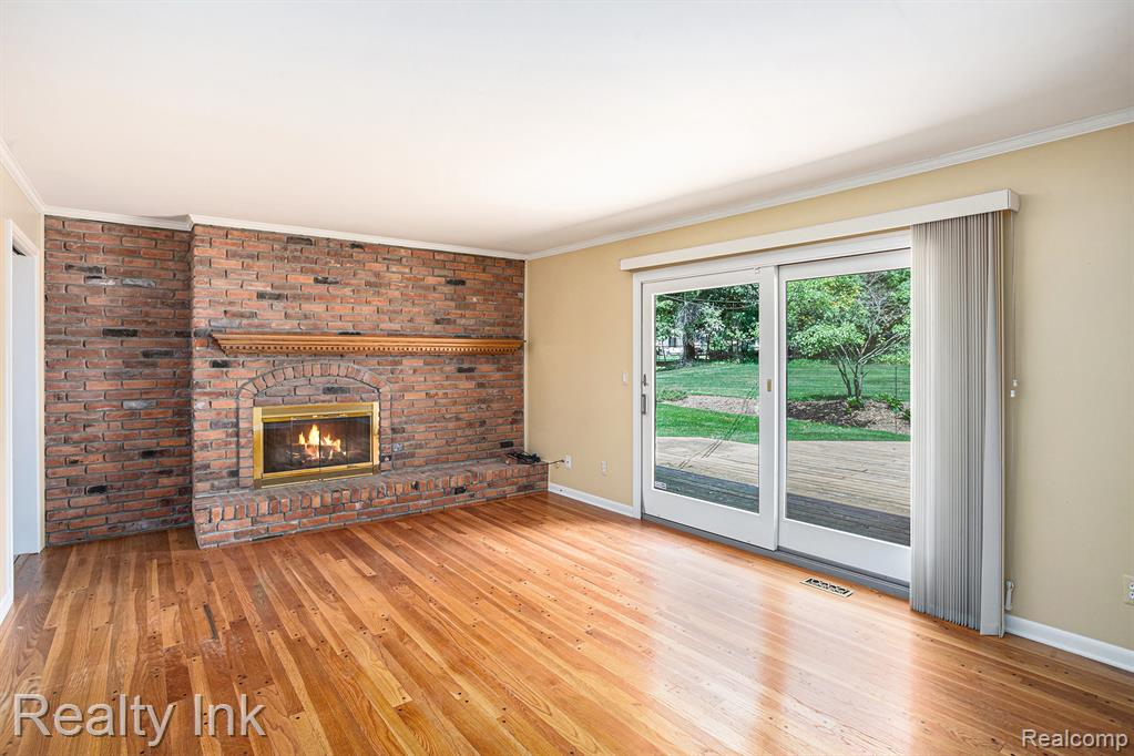 458 Shagbark Drive, Rochester Hills, MI 48309 — Photo 2